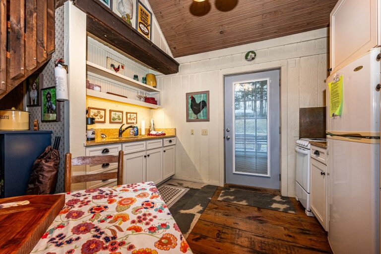 HOB  Cottage on Salt Creek  photography by Steve Cale 71845D72 768x511