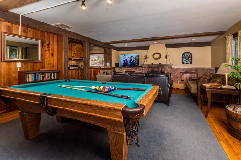 HOB  Ginleys Gulch  photography by Steve Cale 1140B83A 768x512