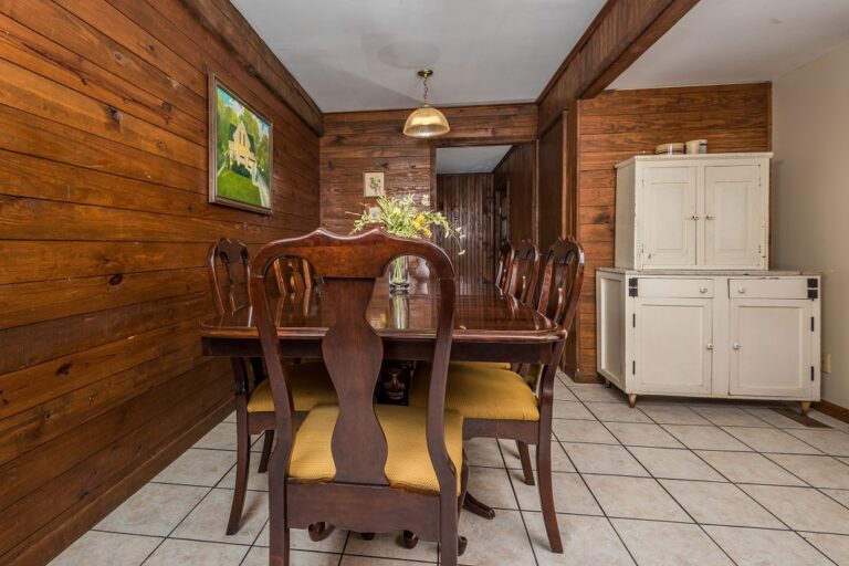 HOB  Ginleys Gulch  photography by Steve Cale 1162DEEE 768x512