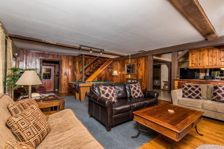 HOB  Ginleys Gulch  photography by Steve Cale 12337366 768x512