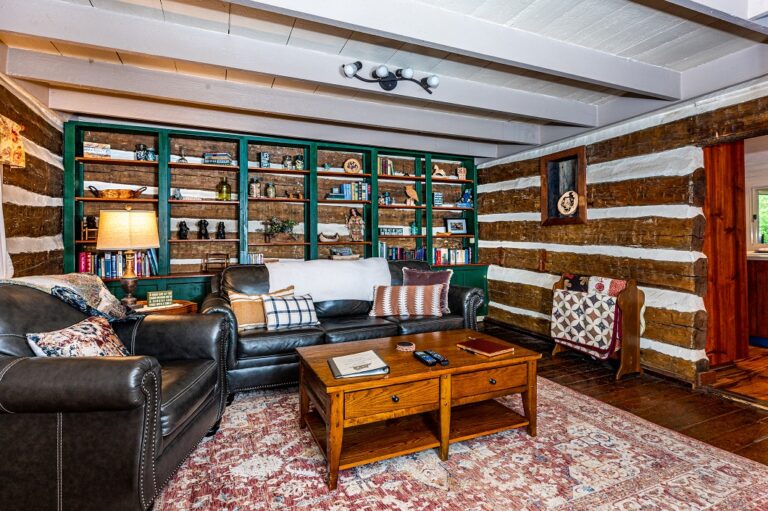 HOB  Night Owl  cabin photography by Steve Cale 0847606F 768x511