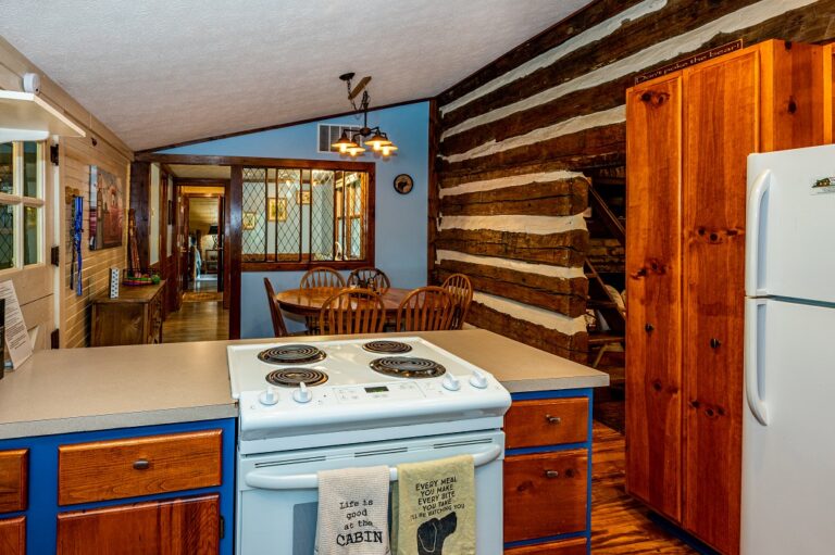 HOB  Night Owl  cabin photography by Steve Cale 08557E41 768x511