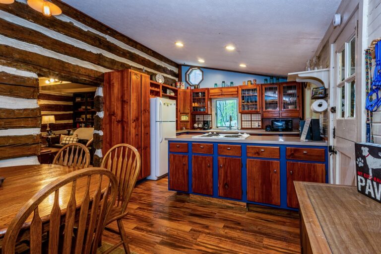 HOB  Night Owl  cabin photography by Steve Cale 0857B826 768x511