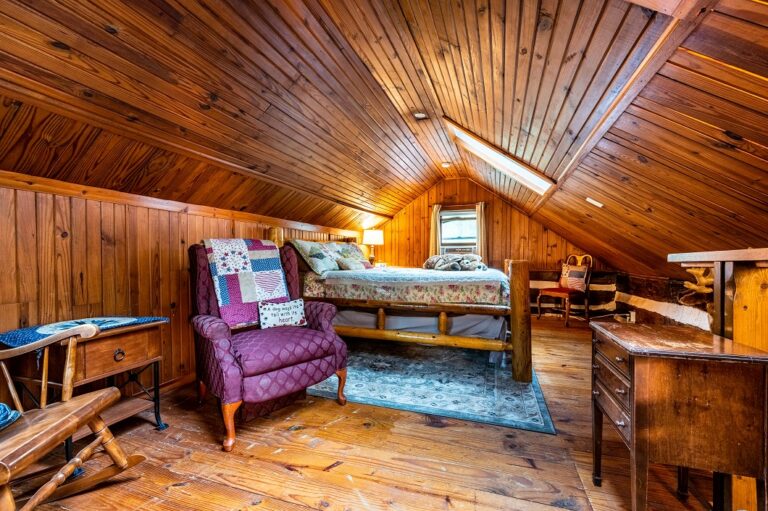 HOB  Night Owl  cabin photography by Steve Cale 0887 HDRC26A 768x511