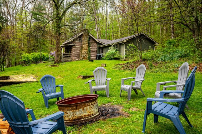 HOB Night Owl cabin photography by Steve Cale 0905B22C 768x511