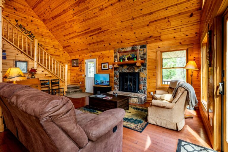 HOB  Beats Workin  photography by Steve Cale 0695078B 768x511