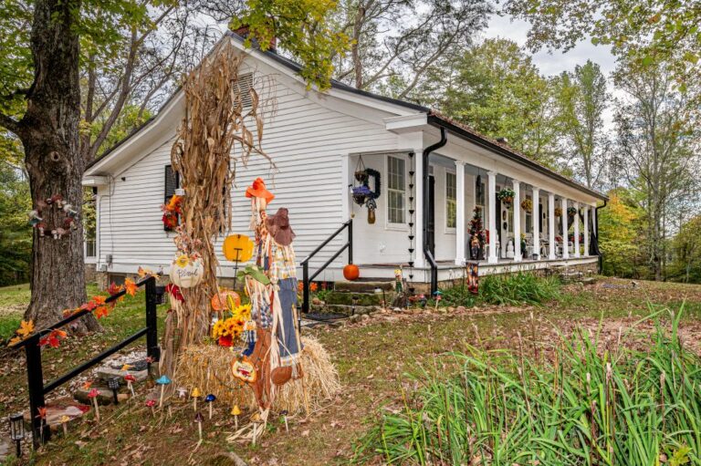 HOB Whispering Valley photography by Steve Cale 79678697 768x511