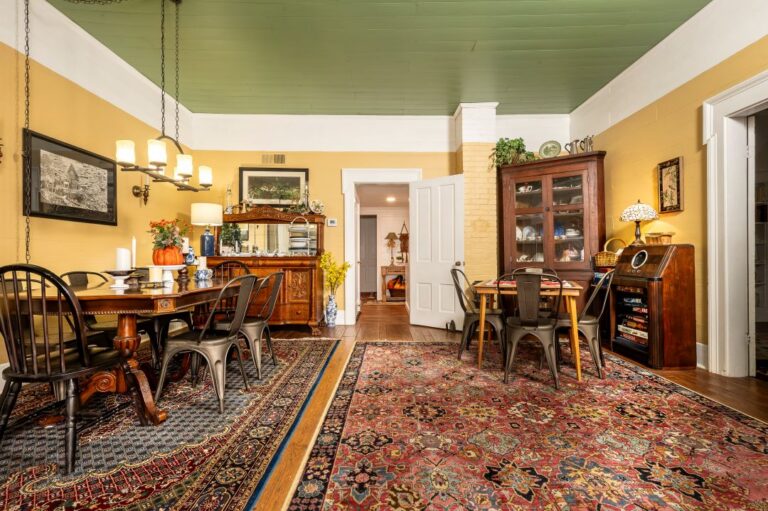 HOB  Whispering Valley  photography by Steve Cale 7993 HDR Enhanced NR24F4 768x511