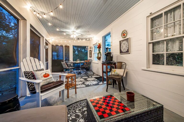 HOB  Whispering Valley  photography by Steve Cale 8037 Enhanced NR6B35 768x511