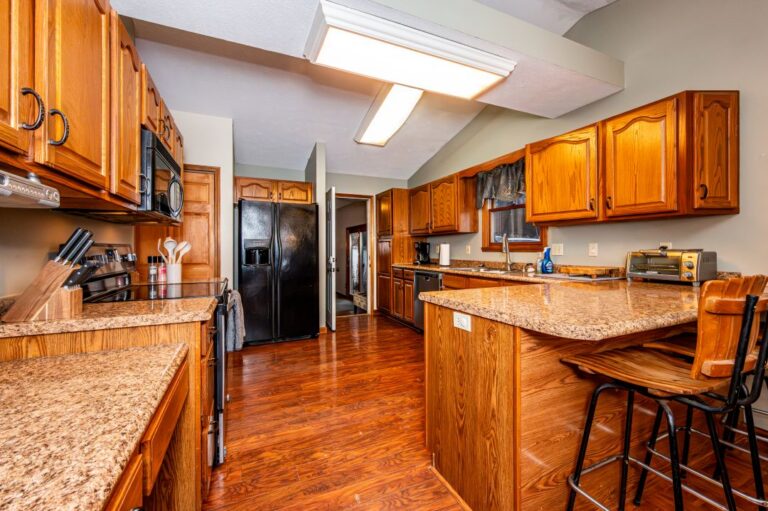 HOB  Whitehorse 1  photography by Steve Cale 83050EA7 768x511