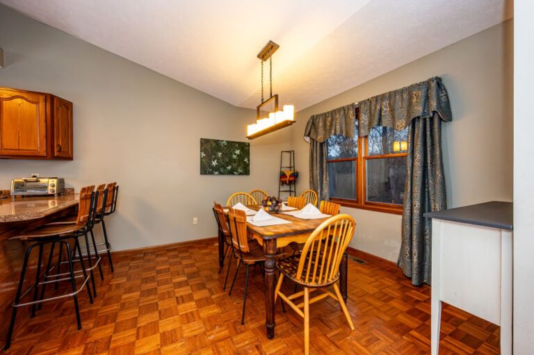 HOB  Whitehorse 1  photography by Steve Cale 8310A122 768x511