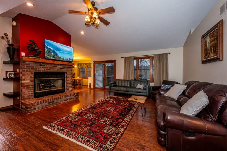 HOB  Whitehorse 1  photography by Steve Cale 83171089 768x511