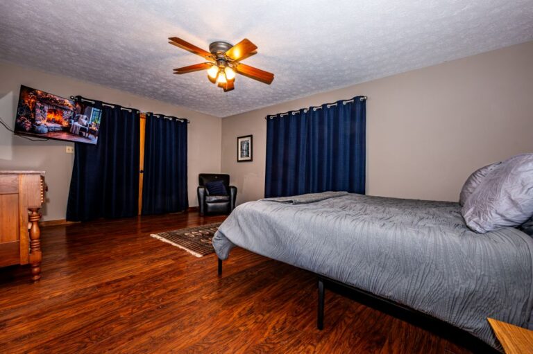 HOB  Whitehorse 1  photography by Steve Cale 83300191 768x511