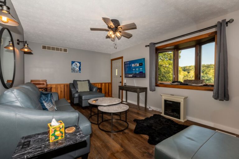 HOB  Big Chill  photography by Steve Cale 6489 HDR297F 768x511