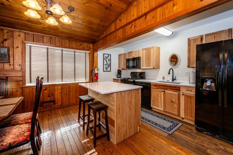 HOB  Brick Lodge  photography by Steve Cale 86172E1A 768x511
