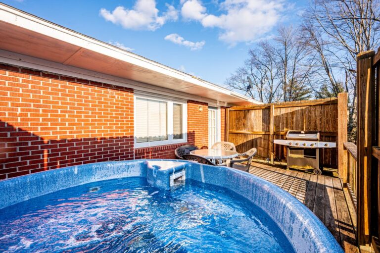 HOB  Brick Lodge  photography by Steve Cale 867634CD 768x511