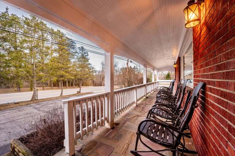 HOB  Brick Lodge  photography by Steve Cale 8680E576 768x511