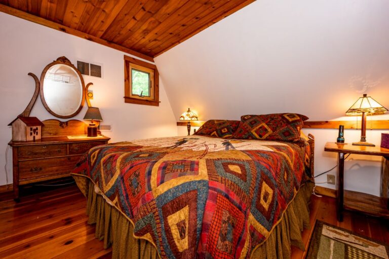 HOB  Casa Bella  photography by Steve Cale 101965F4 768x511