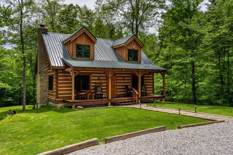 HOB  Cozy Dog Cabin  photography by Steve Cale 107408EA 768x511