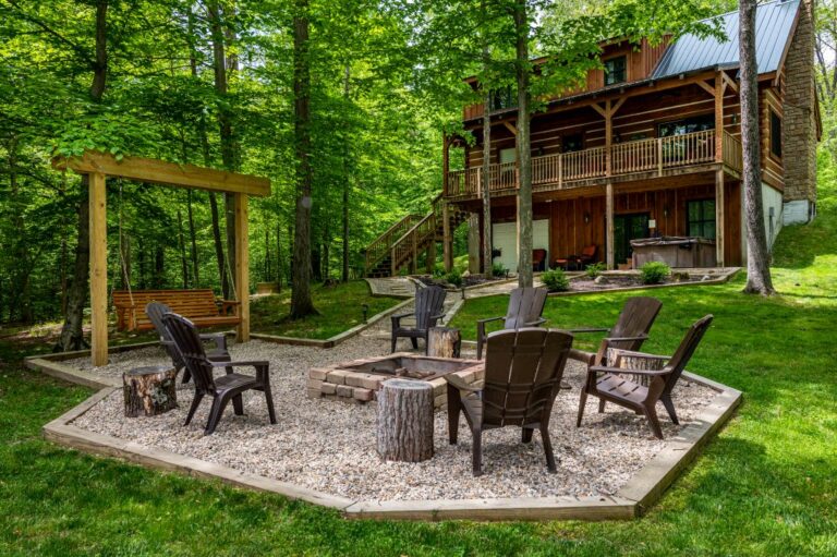 HOB  Cozy Dog Cabin  photography by Steve Cale 107725AE 768x511