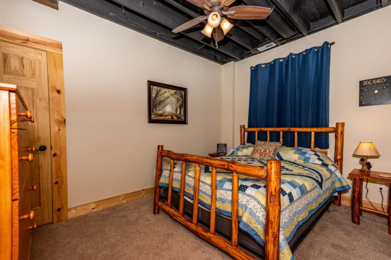 HOB  Cozy Dog Cabin  photography by Steve Cale 11519AF6 768x511