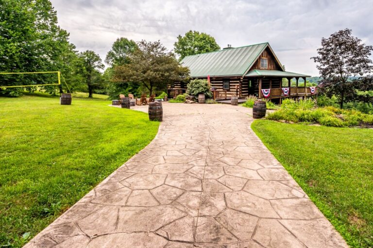 HOB  Ridgetop Retreat  photography by Steve Cale 156048DC 768x511