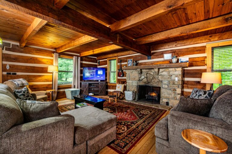 HOB  Rock Ridge Cabin  photography by Steve Cale 7493 Enhanced NR34AC 768x511