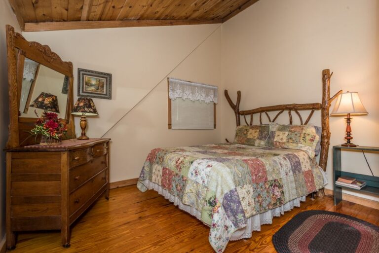 HOB  Snoozing Moose Cabin  photography by Steve Cale 96880134 768x513