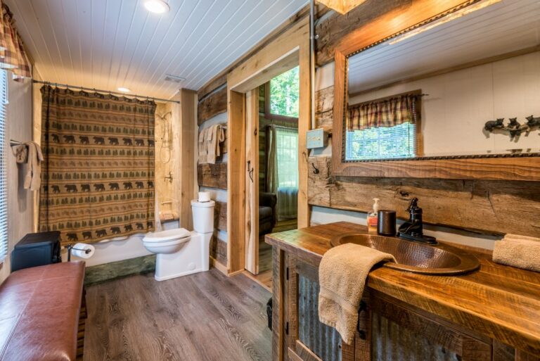 HOB  Still Waters Cabin  photography by Steve Cale 9359 HDRDBF7 768x513