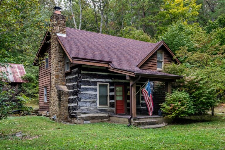 HOB  Storybrook Log Cabin  photography by Steve Cale 20713209 768x513