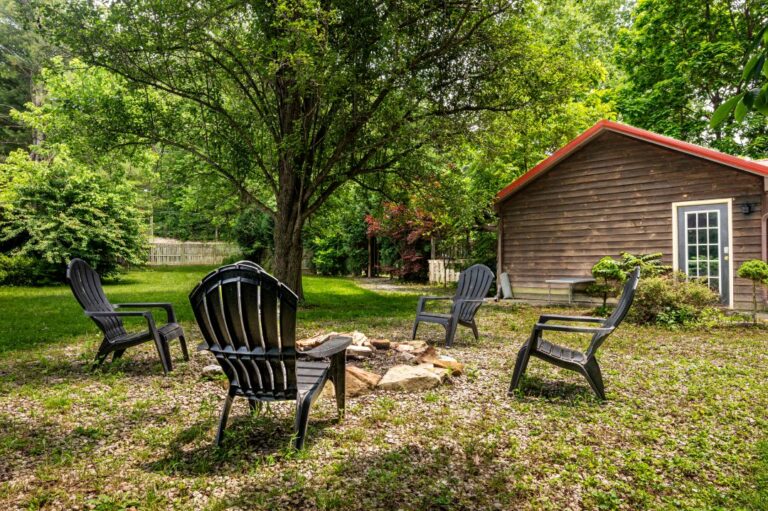 HOB  Sweetheart Cabin  photography by Steve Cale 77138ED0 768x511