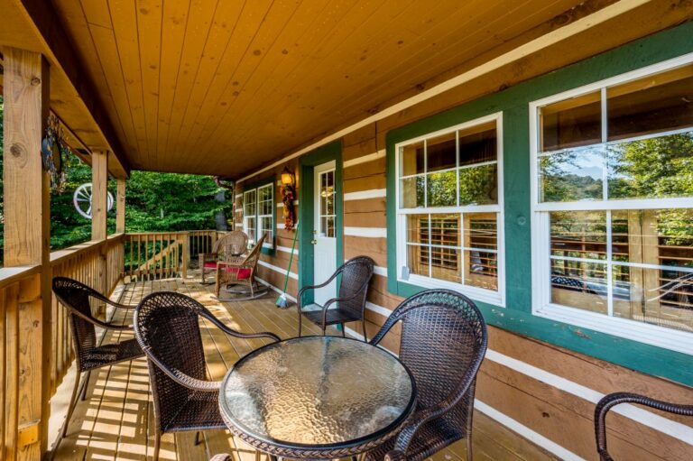 HOB  Dream Wheelin Retreat  photography by Steve Cale 04005B59 768x511