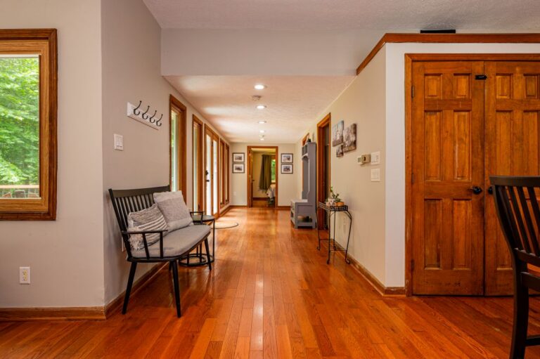 HOB  Ellison Ridge  photography by Steve Cale 622143A6 768x511