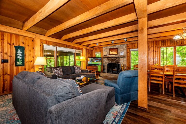 HOB  Elm Lodge  photography by Steve Cale 586403FB 768x511