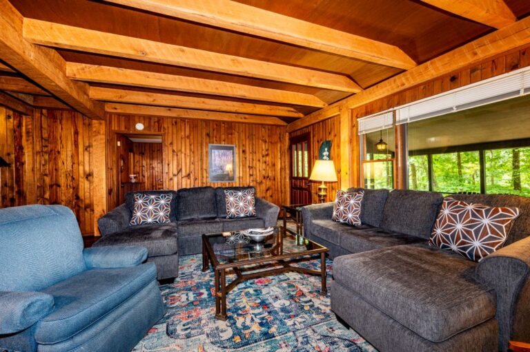 HOB  Elm Lodge  photography by Steve Cale 58761DD5 768x511