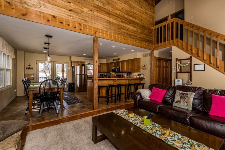 HOB  Enchanted Lake Lodge  photography by Steve Cale 3054D2EE 768x513