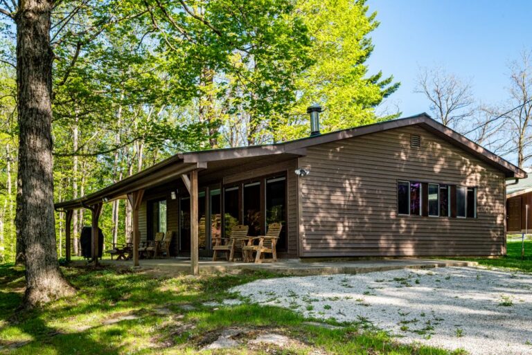 HOB The Homestead photography by Steve Cale 36468F42 768x513