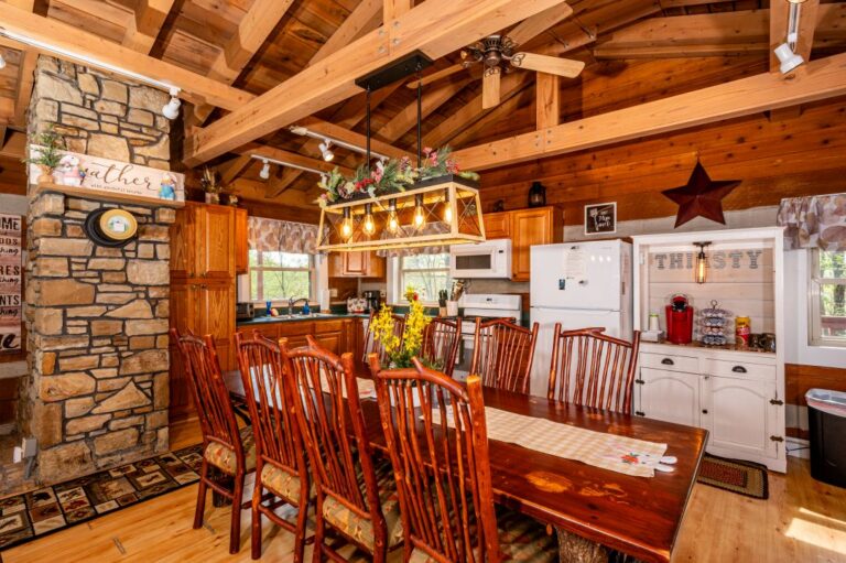 HOB  Heartstone Cabin  photography by Steve Cale 5320EC26 768x511