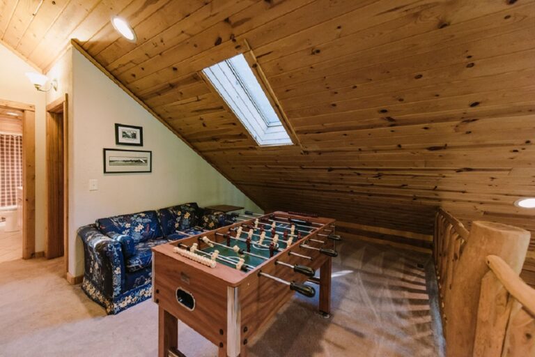 12 HH gameroom 1 768x512