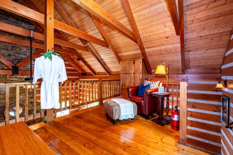 HOB  Crossing Creek Cabin  photography by Steve Cale 76111B83 768x511