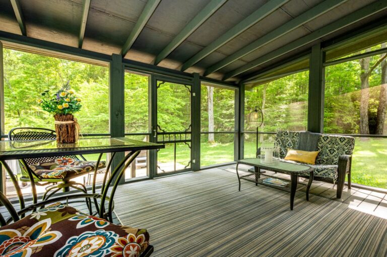 HOB  Crossing Creek Cabin  photography by Steve Cale 76146C4F 768x511