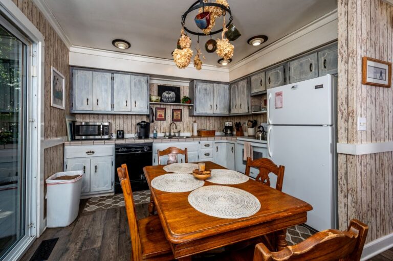 HOB  Laguna House  photography by Steve Cale 40260350 768x511