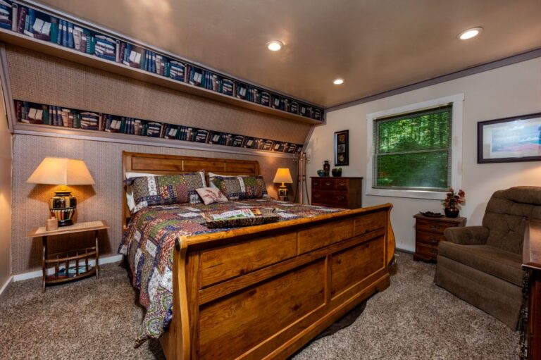 HOB  Laguna House  photography by Steve Cale 4037 HDR421F 768x511